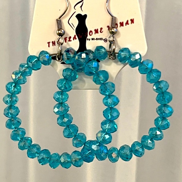 AQUA BLUE CRYSTAL EARRINGS - Picture 2 of 4